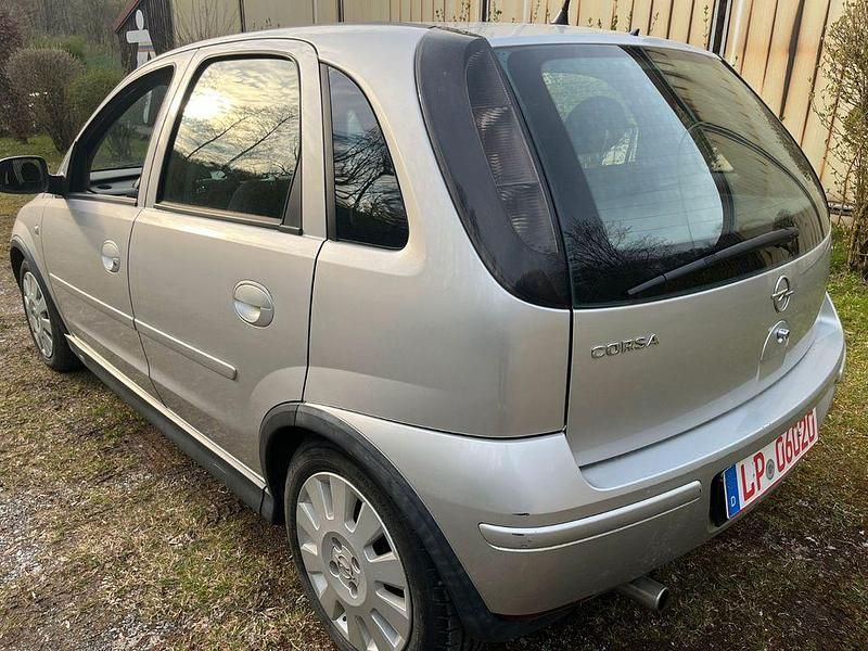 Gebraucht Opel Corsa Enjoy 75 PS (55 kW) 2004 Silber Kleinwagen