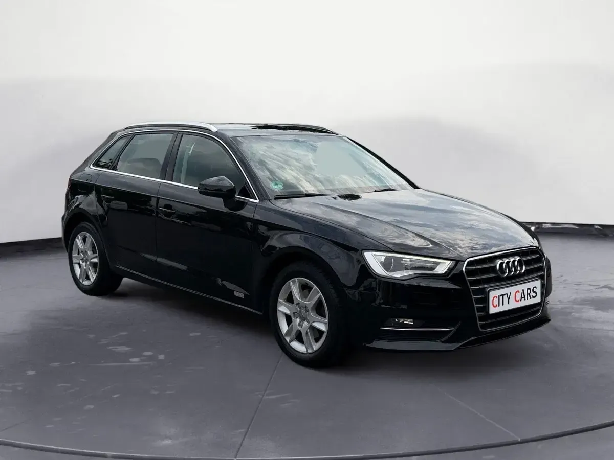 Gebraucht Audi A3 Ambiente 110 PS (80 kW) 2015 Schwarz Limousine