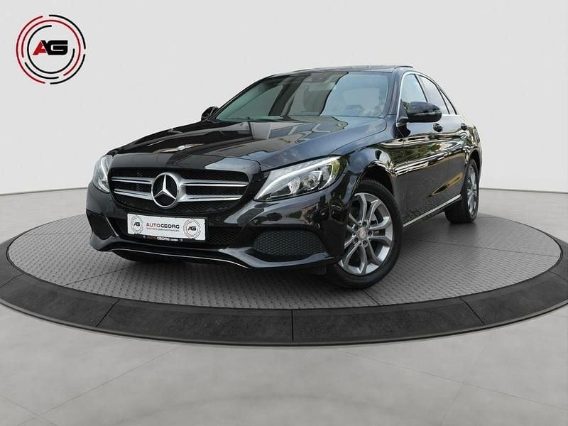 Schwarz Gebraucht 2017 Mercedes C200 Avantgarde Limousine | 24.900 € (Etwas zu teuer) - Bild 1/4