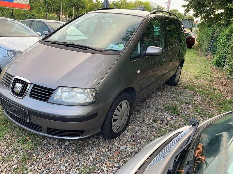 Sombragrau metallic Gebraucht 2004 Seat Alhambra Van / Kleinbus | 2.399 € (Fairer Preis) - Bild 1/4