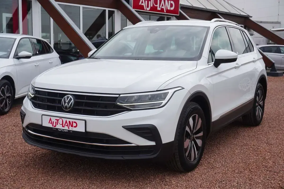 Gebraucht VW Tiguan Move 150 PS (110 kW) 2023 Alpine white SUV
