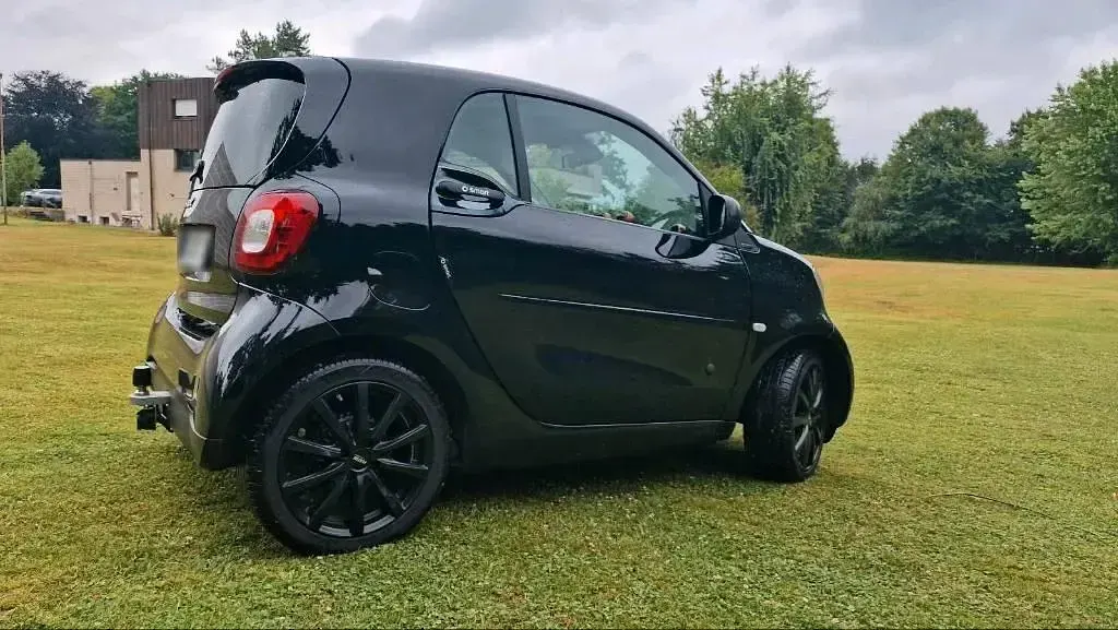Gebraucht Smart ForTwo Coupé Passion 90 PS (66 kW) 2017 Schwarz Coupé