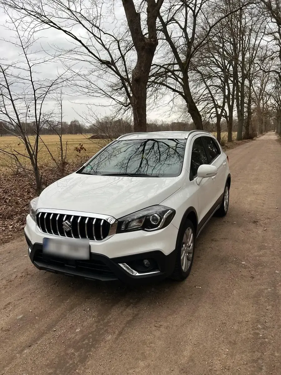Gebraucht Suzuki SX4 129 PS (94 kW) 2020 Weiß Kleinwagen