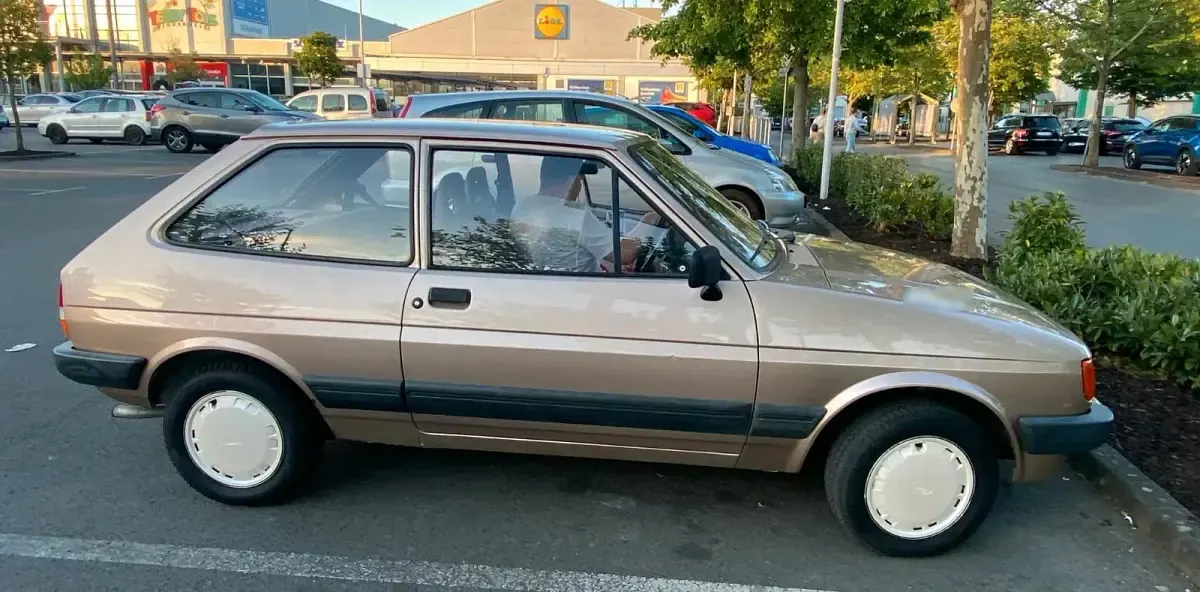 Gebraucht Ford Fiesta 49 PS (36 kW) 1987 Gold Kleinwagen