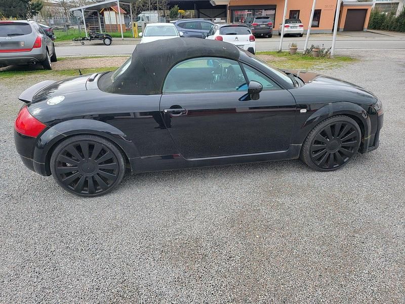 Second-hand Audi TT 224 CP (164 kW) 2000 Negru Coupe
