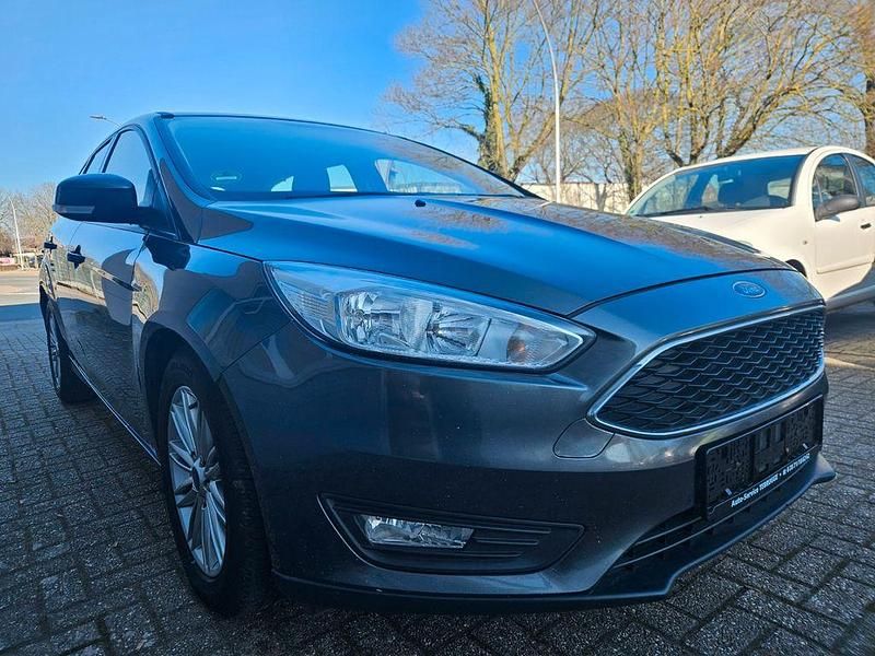 Gebraucht Ford Focus Business Edition 150 PS (110 kW) 2017 Grau Limousine