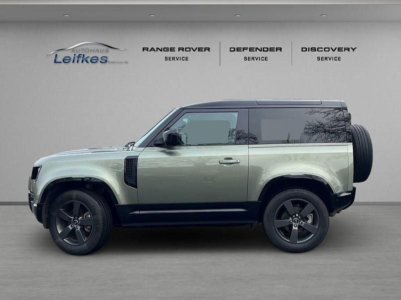 Gebraucht Land Rover Defender SE 200 PS (147 kW) 2023 Pangea green SUV