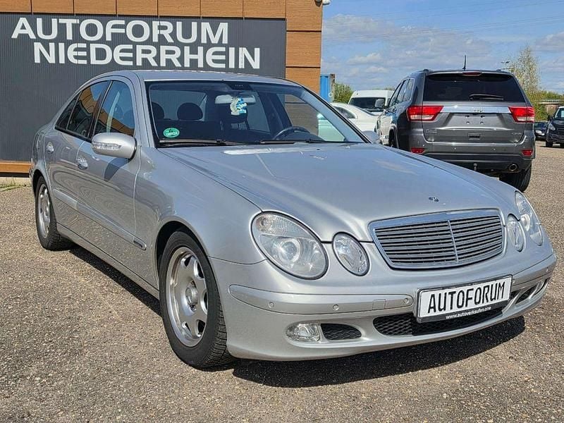 Gebraucht Mercedes E320 224 PS (164 kW) 2002 Brillantsilber Limousine