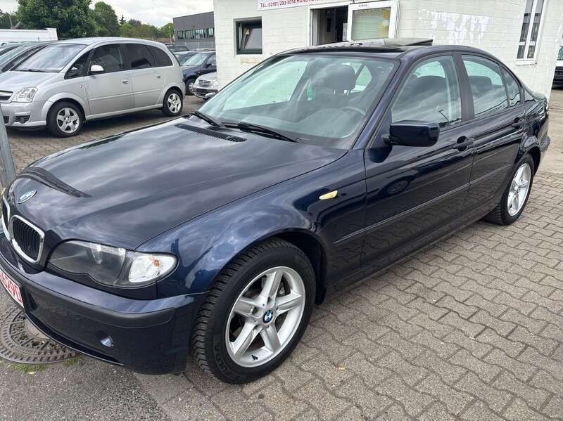 Orientblau metallic Gebraucht 2005 BMW 318 Limousine | 3.300 € (Fairer Preis) - Bild 1/4