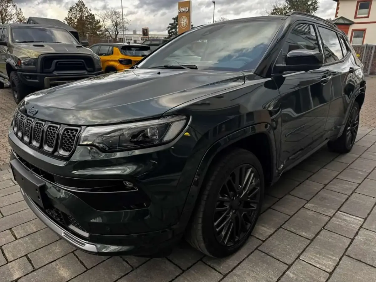 Gebraucht Jeep Compass 241 PS (177 kW) 2021 Grün SUV