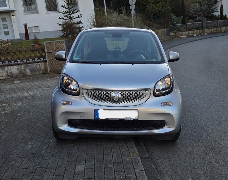 Silber Gebraucht 2017 Smart ForTwo Coupé Passion Kleinwagen | 10.500 € (Superpreis) - Bild 1/4