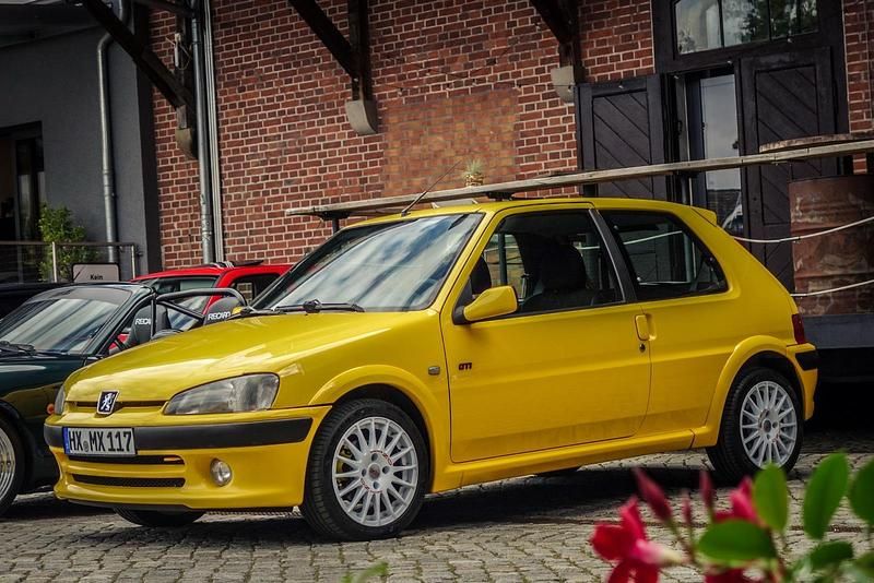 Gelb Gebraucht 2002 Peugeot 106 GTi Kleinwagen | 7.850 € - Bild 1/4