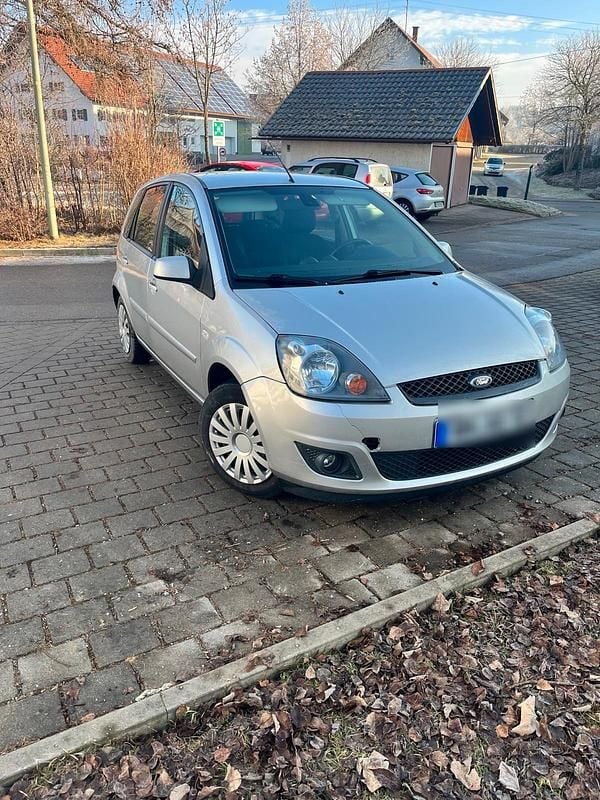 Gebraucht Ford Fiesta 80 PS (58 kW) 2008 Silber Kleinwagen
