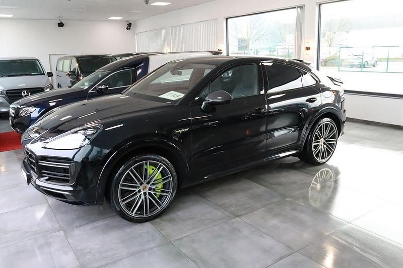Schwarz Gebraucht 2022 Porsche Cayenne Turbo S SUV | 115.950 € (Guter Preis) - Bild 1/4