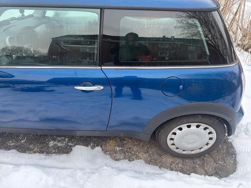 Gebraucht Mini Cooper 90 PS (66 kW) 2001 Blau Kleinwagen