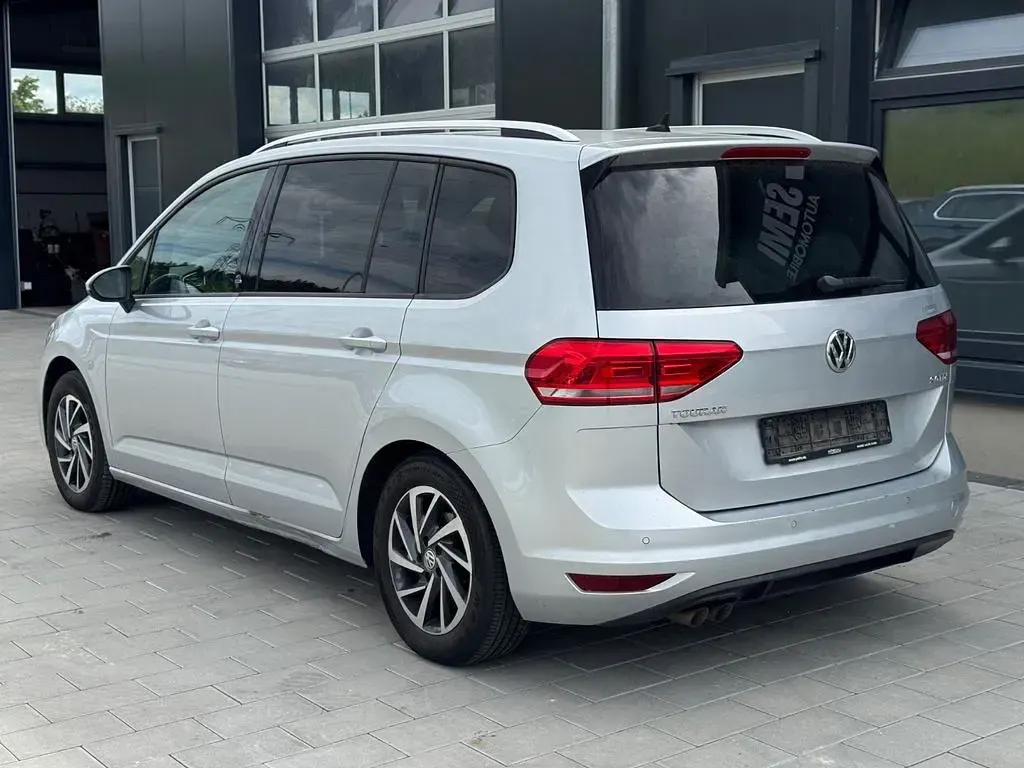 Gebraucht VW Touran Sound 150 PS (110 kW) 2017 Silber Van / Kleinbus