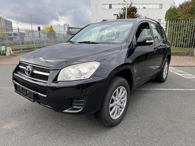 Schwarz Gebraucht 2010 Toyota RAV4 SUV | 4.990 € (Fairer Preis) - Bild 1/4