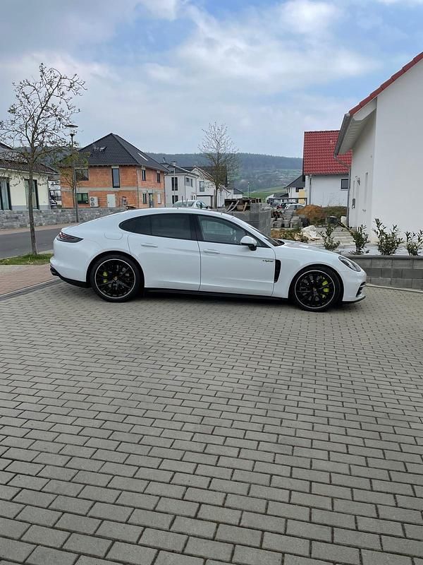 Gebraucht Porsche Panamera Edition 462 PS (339 kW) 2020 Weiß Limousine