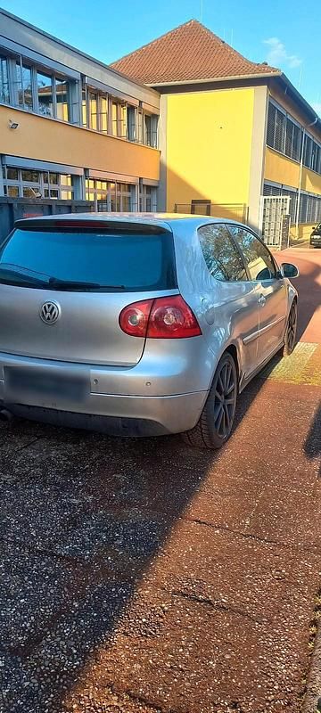 Gebraucht VW Golf 150 PS (110 kW) 2004 Silber Coupé