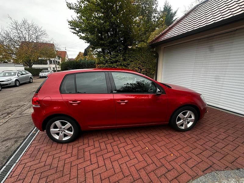 Rot Gebraucht 2012 VW Golf VI Style Kleinwagen | 4.400 € (Guter Preis) - Bild 1/4