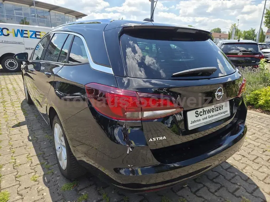 Gebraucht Opel Astra 131 PS (96 kW) 2022 Onyx schwarz Kleinwagen