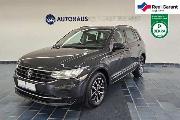 Gebraucht VW Tiguan Life 150 PS (110 kW) 2022 Uranograu/cinza urano SUV