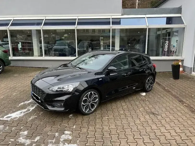 Usado Ford Focus ST-Line 150 CV (110 kW) 2019 Negro Berlina