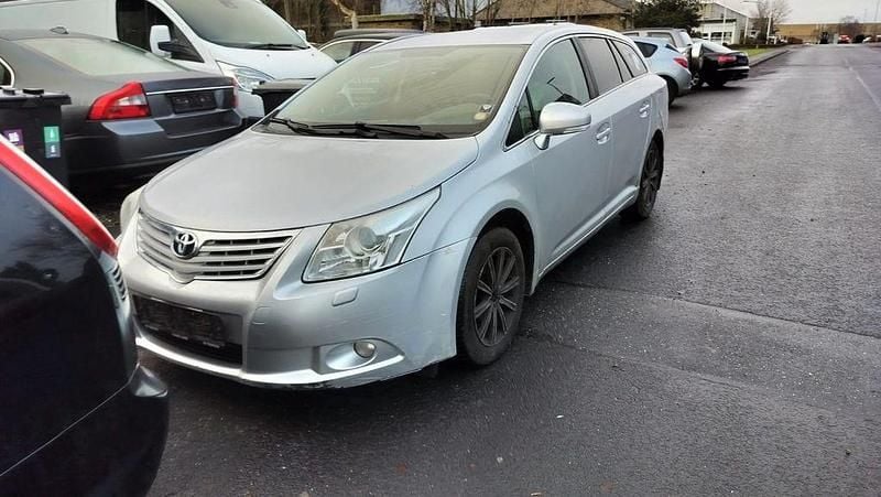 Gebraucht Toyota Avensis Executive 126 PS (92 kW) 2011 Grau Kombi