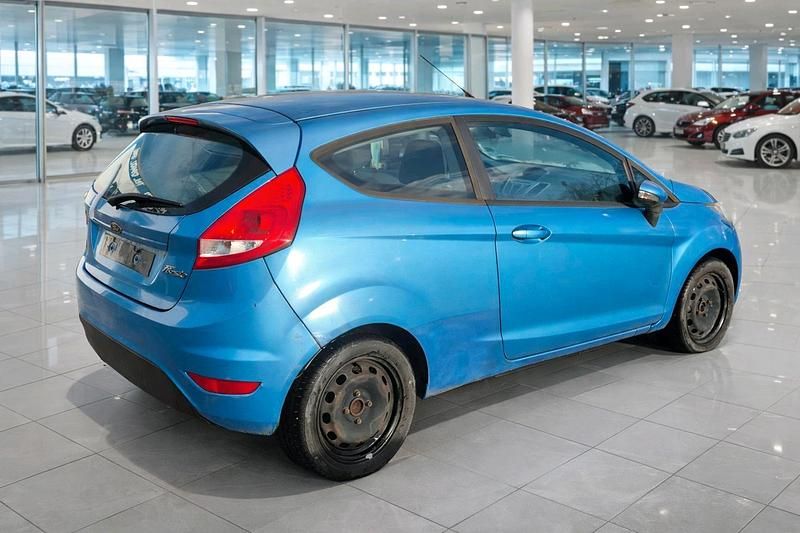 Gebraucht Ford Fiesta 81 PS (59 kW) 2009 Blau Kleinwagen