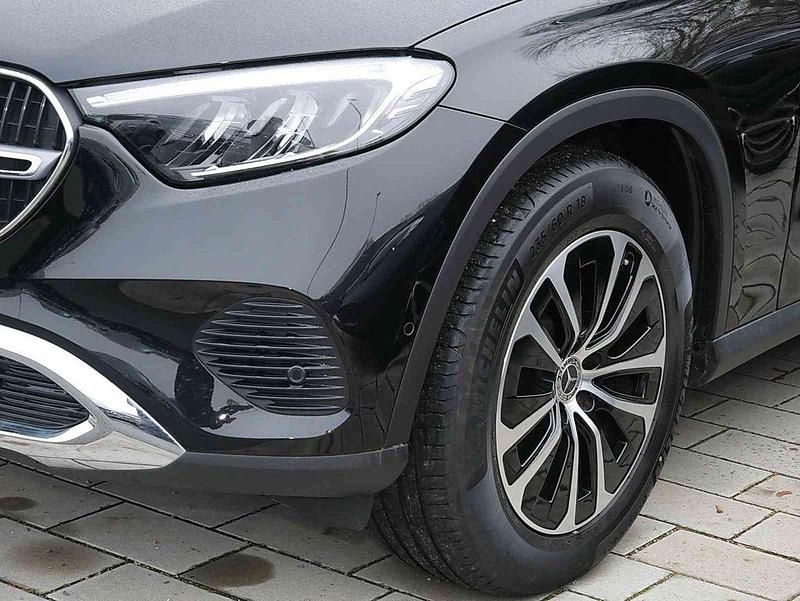 Gebraucht Mercedes GLC220 Avantgarde 197 PS (144 kW) 2024 Obsidianschwarz SUV