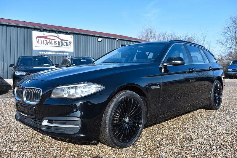 Schwarz ii/bonnet fluid black Gebraucht 2017 BMW 530 Kombi | 11.995 € (Superpreis) - Bild 1/4