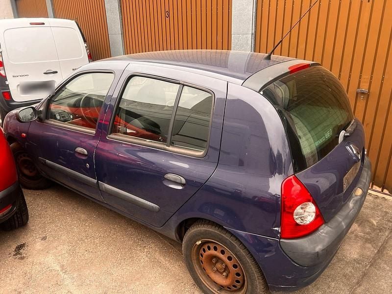 Usata Renault Clio II 2001 Blu Berlina