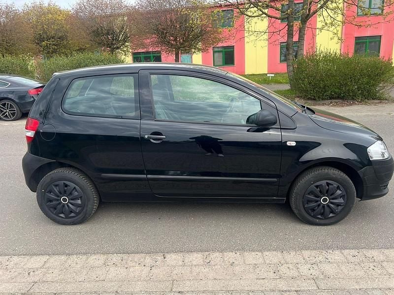 Second-hand VW Fox 60 CP (44 kW) 2009 Negru Hatchback