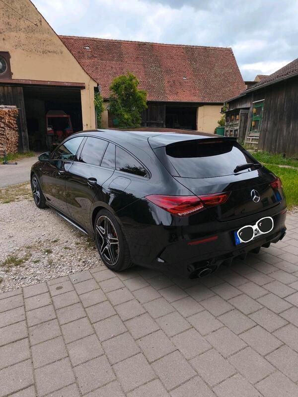 Schwarz Gebraucht 2022 Mercedes CLA35 AMG AMG Kombi | 46.699 € (Teuer) - Bild 1/4