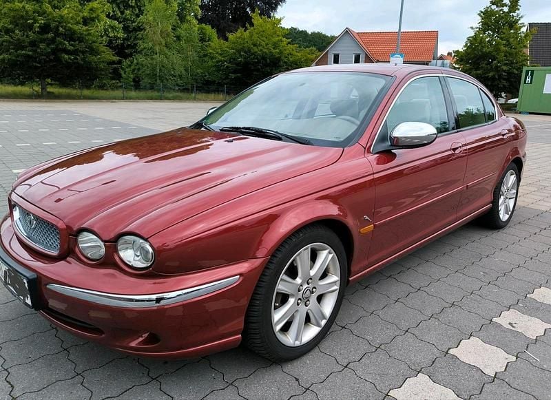 Rot Gebraucht 2004 Jaguar X-type Limousine | 5.600 € (Teuer) - Bild 1/4