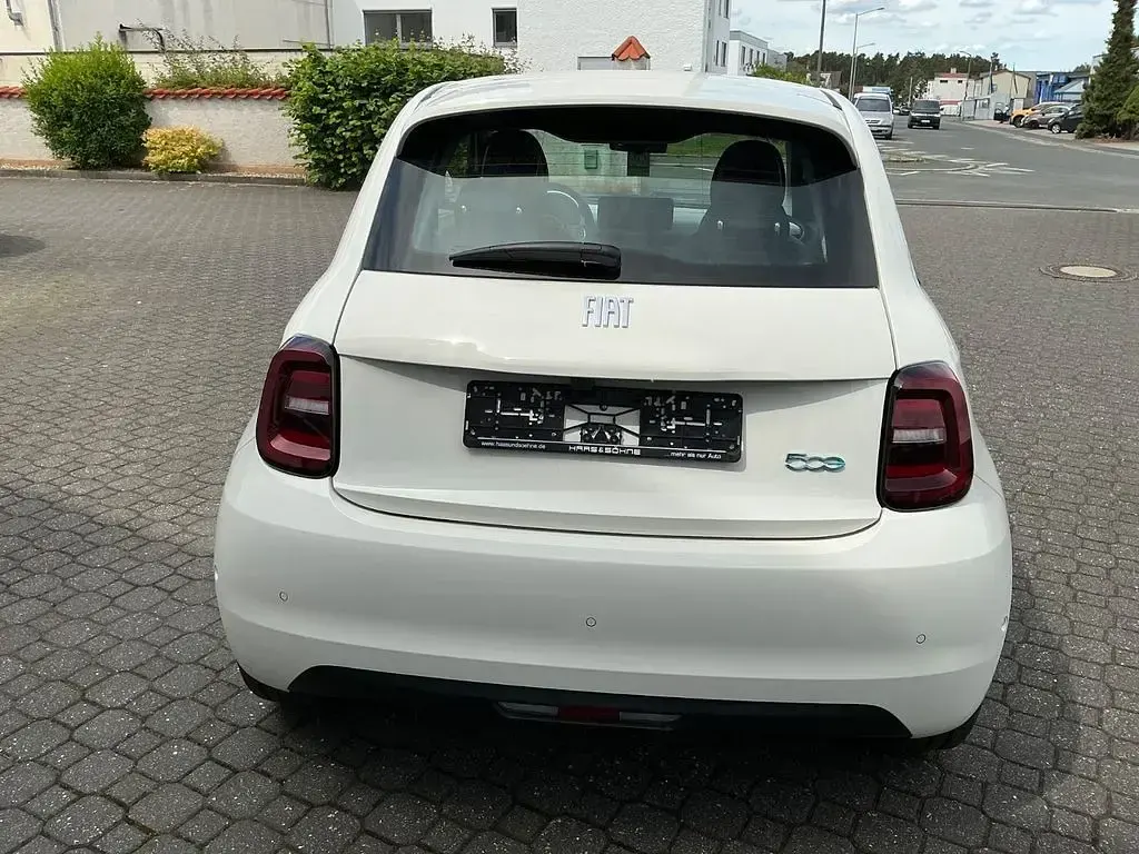 Gebraucht Fiat 500e 86 kW (118 PS) 2023 Weiß Limousine