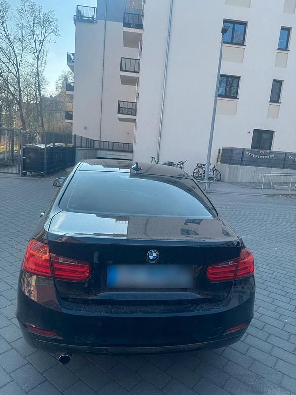 Gebraucht BMW 316 116 PS (85 kW) 2014 Schwarz Limousine