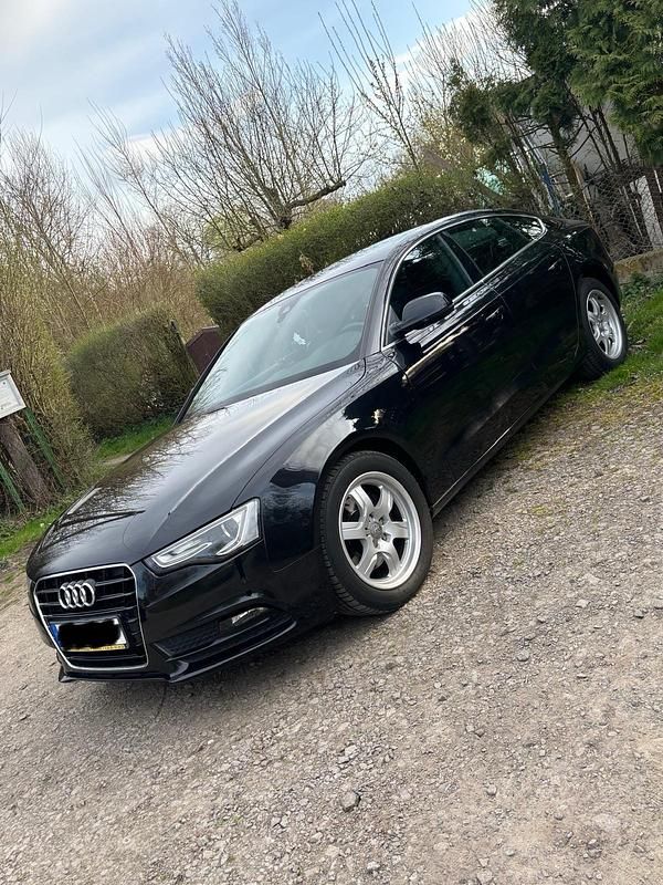 Schwarz Gebraucht 2013 Audi A5 Sportback Design Limousine | 12.500 € (Guter Preis) - Bild 1/4