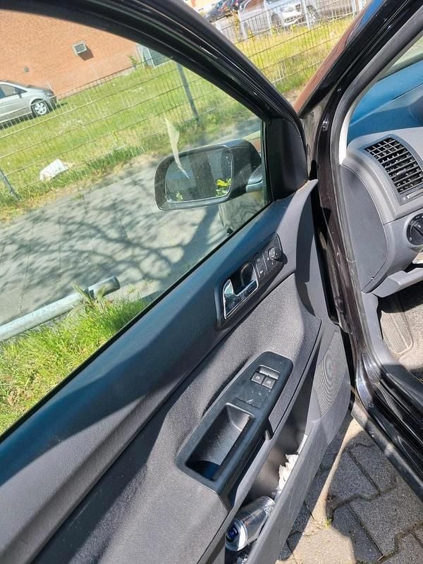 Second-hand VW Polo 100 CP (73 kW) 2004 Negru Hatchback