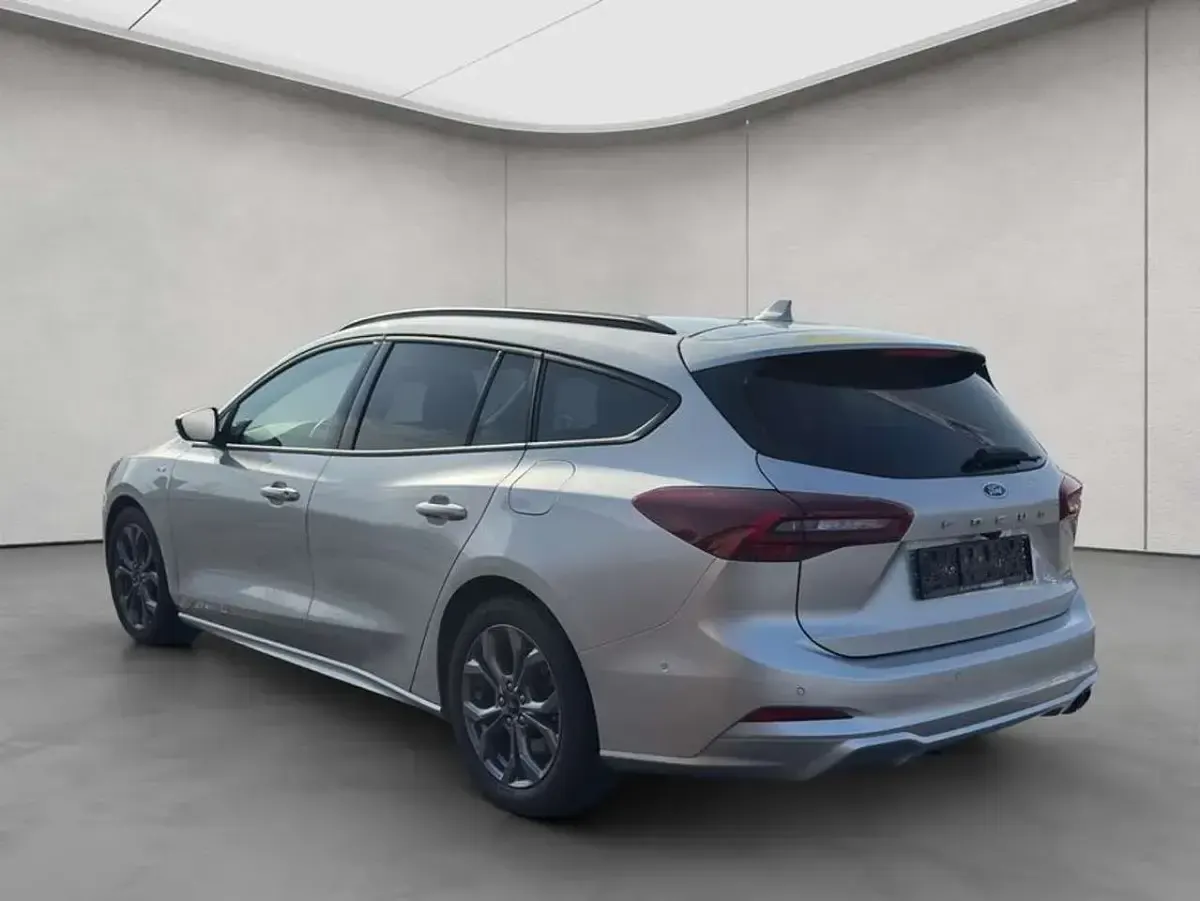 Gebraucht Ford Focus ST-Line X 155 PS (114 kW) 2025 Moondust silber metallic Kombi