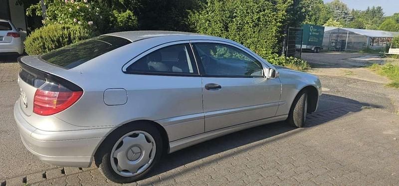 Gebraucht 2001 Mercedes C180 Coupé | 2.300 € (Fairer Preis) - Bild 1/4
