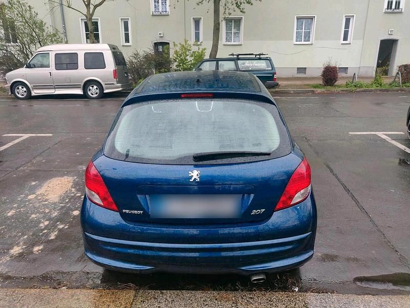 Gebraucht Peugeot 207 73 PS (53 kW) 2009 Blau Limousine