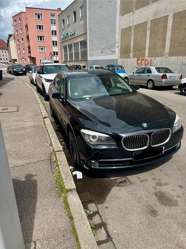 Second-hand BMW 730 245 CP (180 kW) 2010 Negru Berlinǎ