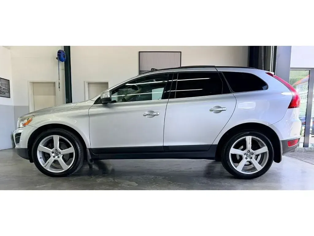 Gebraucht Volvo XC60 Summum 215 PS (158 kW) 2011 Silber SUV