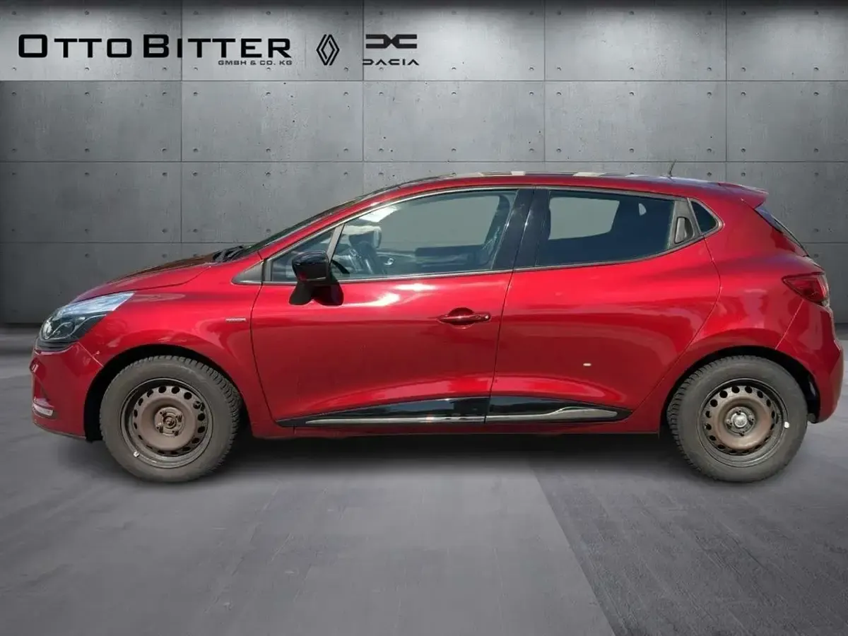 Gebraucht Renault Clio IV LIMITED 73 PS (53 kW) 2018 Intenserot Limousine