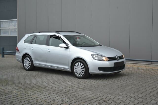 Silber metallic Gebraucht 2010 VW Golf VI Comfortline Kombi | 3.480 € (Fairer Preis) - Bild 1/4