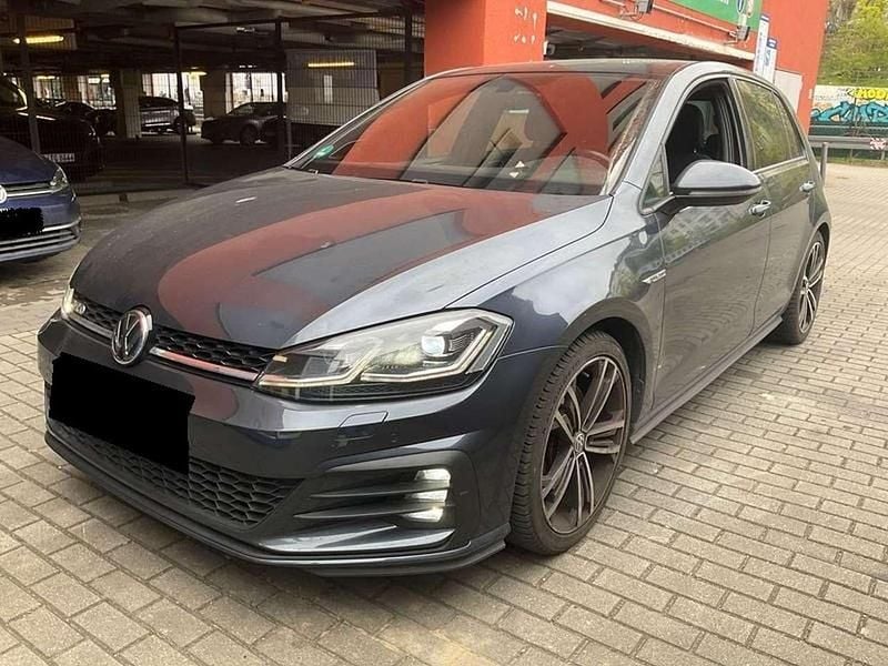 Blau Gebraucht 2018 VW Golf VII GTD Kleinwagen | 20.200 € (Fairer Preis) - Bild 1/4