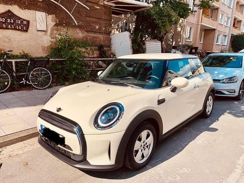 Weiß Gebraucht 2022 Mini ONE Classic Kleinwagen | 18.250 € (Fairer Preis) - Bild 1/4