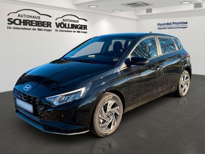 Phantom black / met Neu 2025 Hyundai i20 Trend Kleinwagen | 23.490 € (Fairer Preis) - Bild 1/4