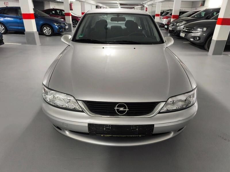 Silber Gebraucht 2002 Opel Vectra Limousine | 2.500 € (Fairer Preis) - Bild 1/4